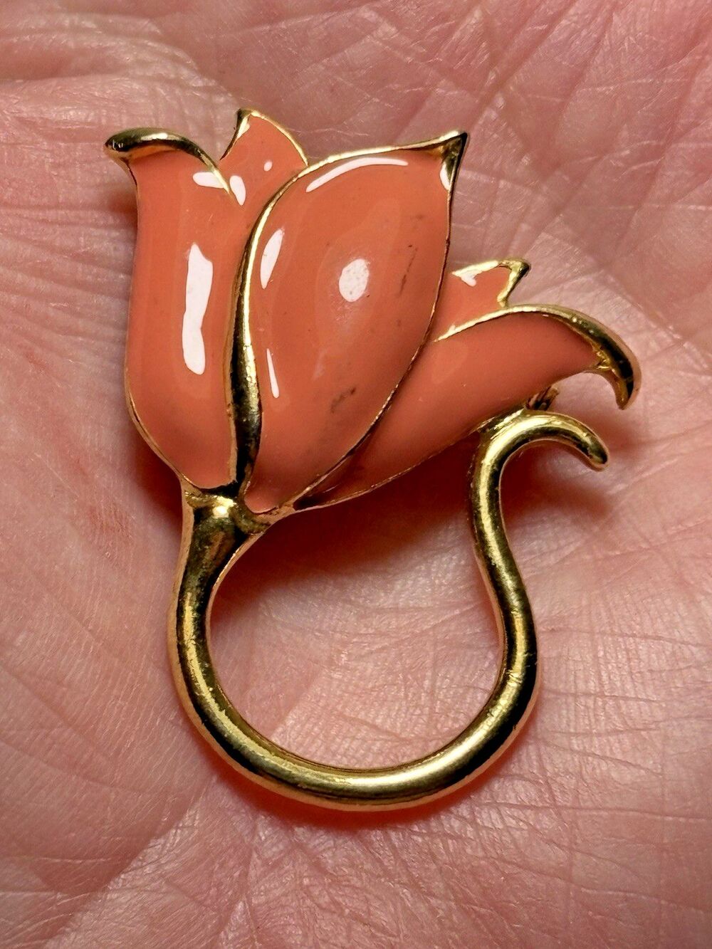 Vintage Pink Coral Enamel Flower Brooch Retro Pin Gold Tone Stem Costume Jewelry